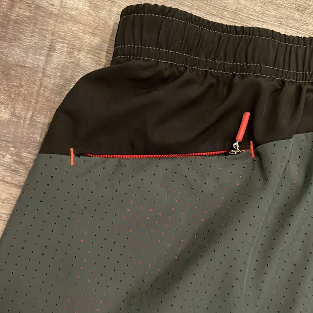 RUSSELL TRAINING FIT RUNNING SHORTS WITH BOXER LINER - Picture 4 of 5